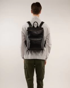 OSHIE Vegan Backpack - Dwell 27 OSHIE Vegan Backpack - Dwell -Fashion Clothing Store FW22 Dwell Oshie black 2 1