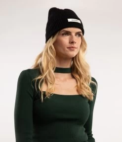 WYNN Hat & Scarf Set 24 WYNN Hat & Scarf Set -Fashion Clothing Store FW22 HatsAndScarves Wynn Black 3