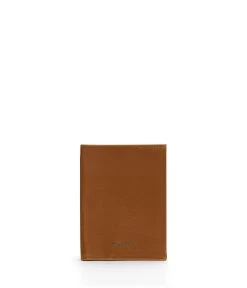 VOYAGE Vegan Passport Holder - Vintage -Fashion Clothing Store FW22 SVG Voyage Chili 1