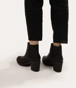 MONTROYAL Women's Vegan Boots -Fashion Clothing Store FW22 shoes montroyal black 2 3