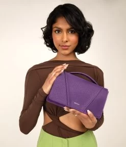 RENEE Vegan Crossbody Bag - Purity 38 RENEE Vegan Crossbody Bag - Purity -Fashion Clothing Store FW23 Purity Renee lychee 2 2