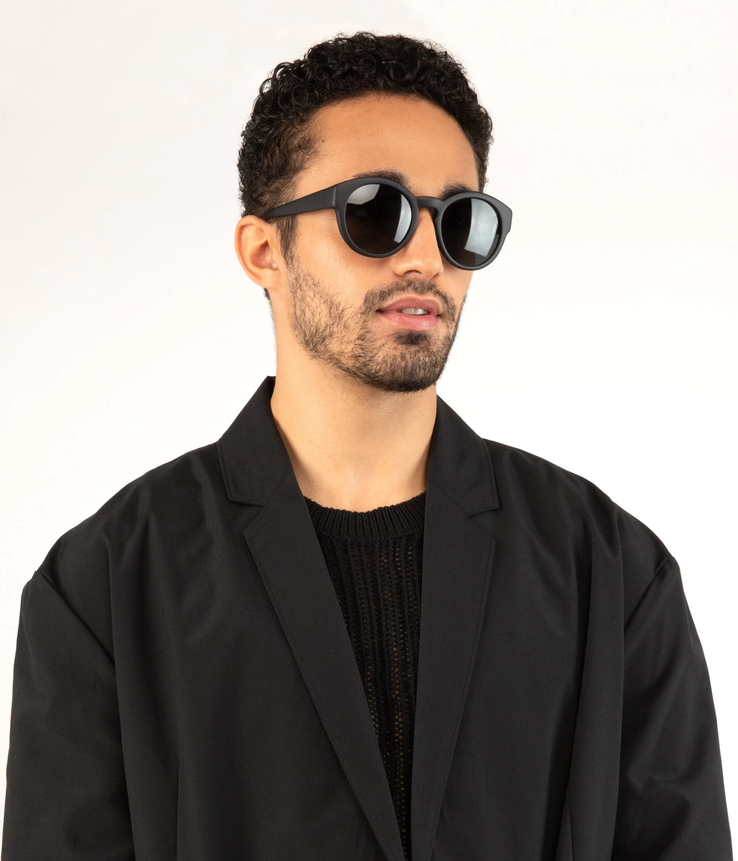 YAN Black Round Sunglasses 5 YAN Black Round Sunglasses - Image 3